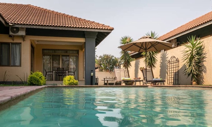 Lusaka Villa | Exclusiva villa de 3 dormitorios en Mass Media