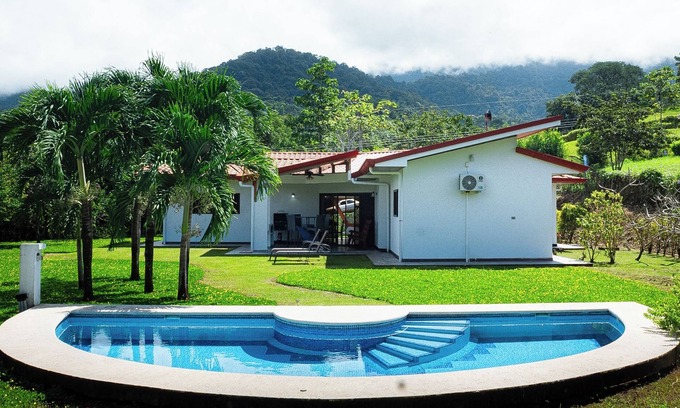 Ojochal Casa | 3 bedrooms. Large pool. Gated. Private. Ojochal.