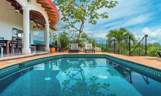 Ojochal Casa | 3 bedrooms-sleeps 7. Ocean views. Ojochal.
