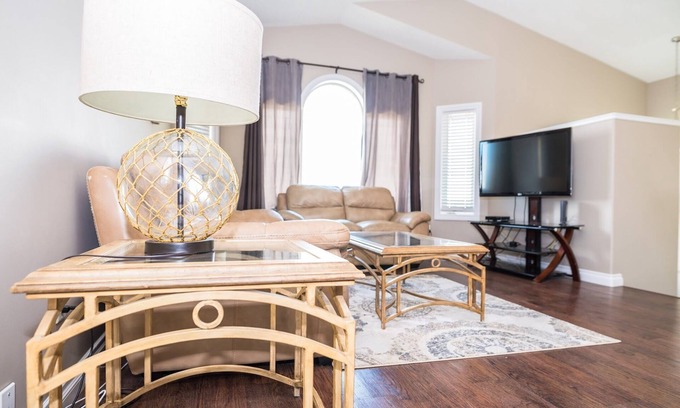 Grande Prairie Casa | 3 Beds 2 Baths by Costco, GP Airport, Restaurants