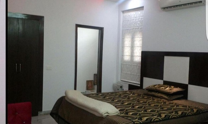 Faridabad Apartamento | 3 Bhk modern flat at sector 17 faridabad