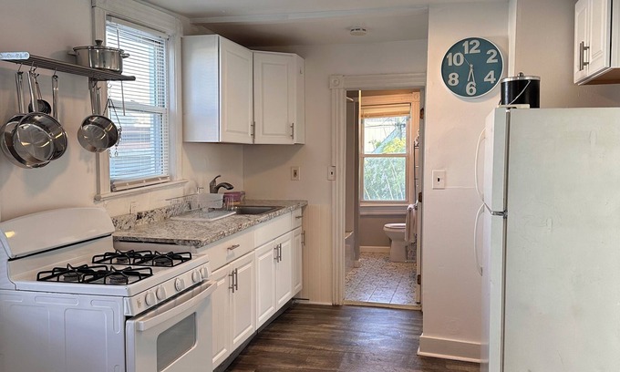 Bradley Beach Apartamento | 3 blocks to beach bliss