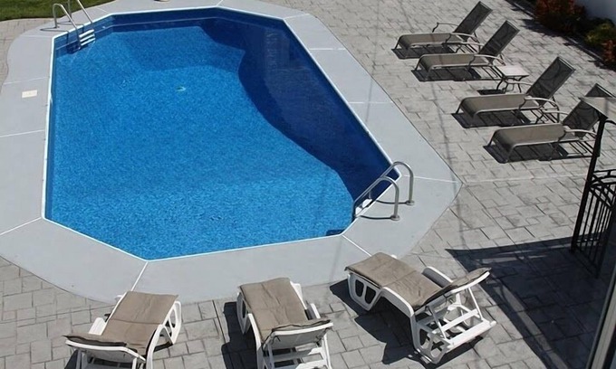 Wall Casa | A 3 cuadras de la playa y una piscina en tierra.