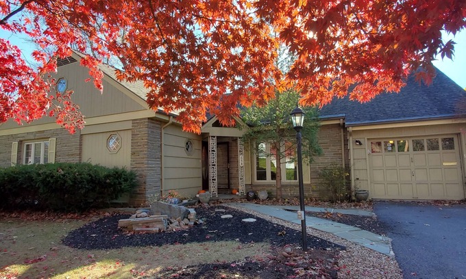 State College Casa | 3 BR/3 Bath College Heights Home - Quiet Neighborhood, 2 Miles to Beaver Stadium