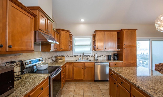 Manhattan Casa | 3 BR at Colbert Hills