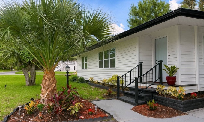 Osprey Casa | Charming cozy coastal house🐬minutes away from Venice beach