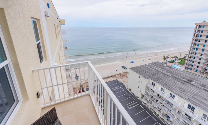 Ocean View Halifax Estates Condominio | 3 BR Condo with an Oceanview from the Balcony