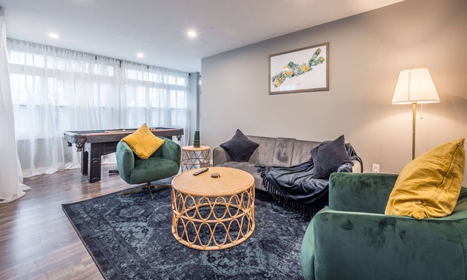 Bedford Apartamento | 3 BR Cozy Chic Oasis