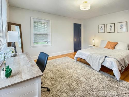 Des Moines Casa | 3 Br For 9 Guests -large Beautiful 3 Story Duplex