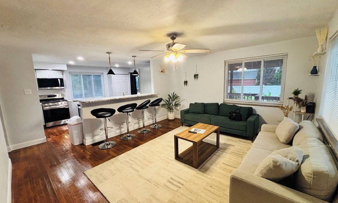 West Mifflin Casa | Cozy 3- BR house with pool and game room near Kennywood