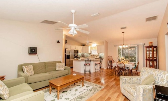 Piedmont Apartamento | 3 BR in The Villages free activity May -Oct with Gas golf cart. near squares
