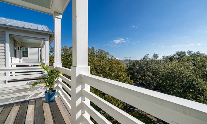 Old Village Casa | 3 BR Mt. Pleasant Home Near Sullivans Island