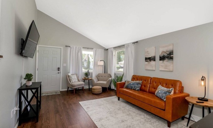 Euclid Casa | Best 3BR Home near Lake Erie!