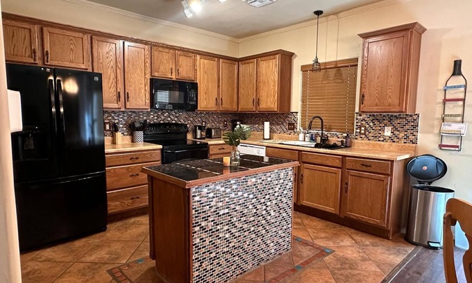 Limberlost Casa | 3 Brd home near biking path