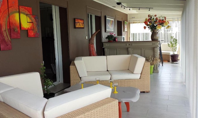 Tourville-sur-Arques Casa | 3 chambres privées dans un jardin d'hiver, garage voiture, vélos, motos