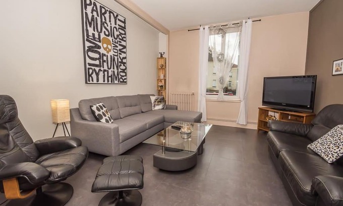 Bourg-en-Bresse Apartamento | 3 chambres spacieuses - 2 min à pied gare