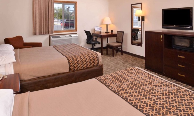 Atlantic Hotel | 3 Comfortable Rooms Near Iowa Western College w/ Complimentary Breakfast