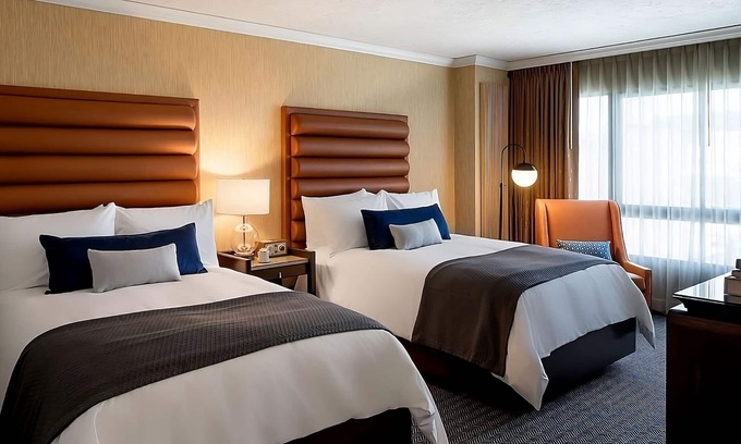 Downtown Portland Hotel | 3 Comfortable Units at Dossier Hotel Pioneer Courthouse Square! Pets Allowed!