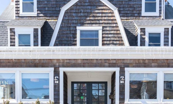 Middletown Casa | #3 | Comfy Room w/2 queen beds near Easton & Second Beach
