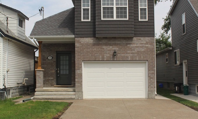Welland Casa | 3 Cozy Queen Beds; 20 minutes from Niagara Falls