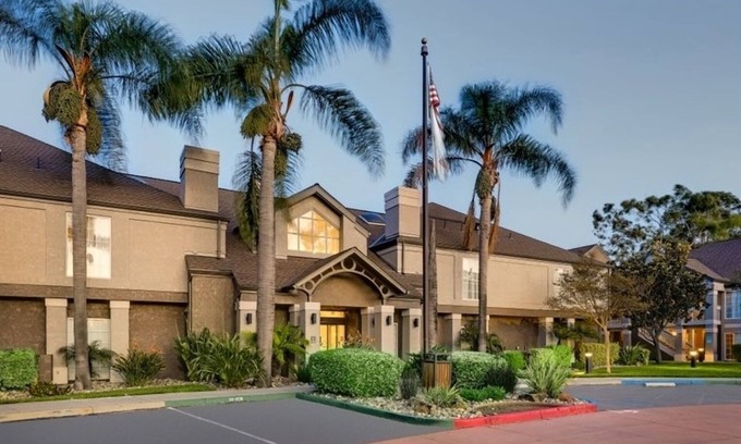 Sunnyvale Hotel | 3 Cozy Rooms w/ Coffee Maker, Microwave, & Complimentary Breakfast!