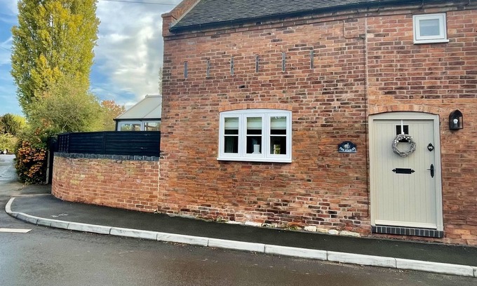 Rolleston on Dove Cabaña | 3 double bed Cottage in beautiful village on the Staffordshire/Derbyshire border