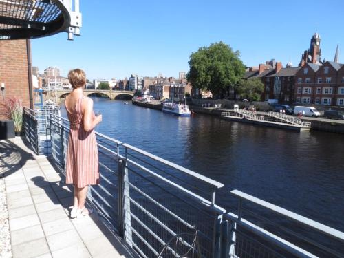 York Casa | 3 Emperors Wharf with Stunning River Views