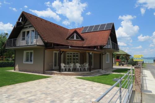 Balatonlelle Apartamento | 3 fös apartman