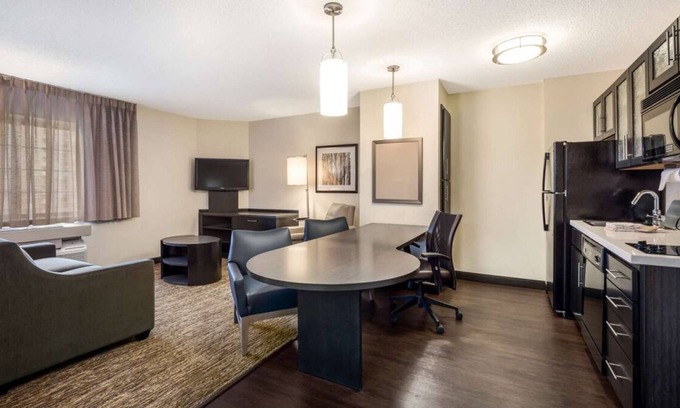 Brentwood Casa | 3 Family-friendly Accommodations with Full Kitchens, Pets Allowed!