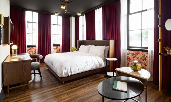 Riverside Casa | 3 Great Units for Groups, Minutes to St. Lawrence Market and Hockey Hall of Fame