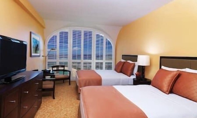 Waikiki Complejo | 3 HGVC Hawaiian Village Beachfront Resort and Spa!