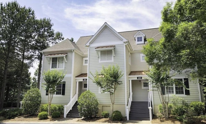 Lackey Complejo | 3 High-End Villas w/Plush Bedding + Full Kitchen in Peaceful Setting