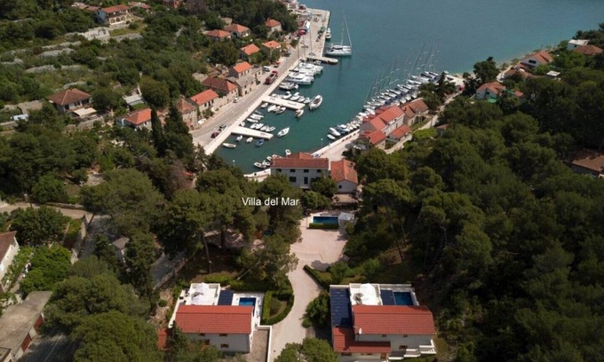 Rogac Casa | 3 VILLAS DE ALTA CLASE en el MAR, 3x PISCINA Y PLAYA Y BICICLETAS Y KAYAKS Y PRESENTES