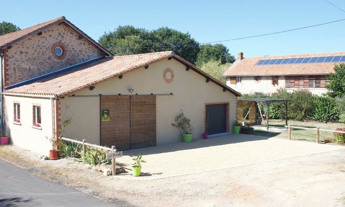 La Boissiere-des-Landes Casa | 3* house between sea and countryside with jacuzzi and 15 kms beach