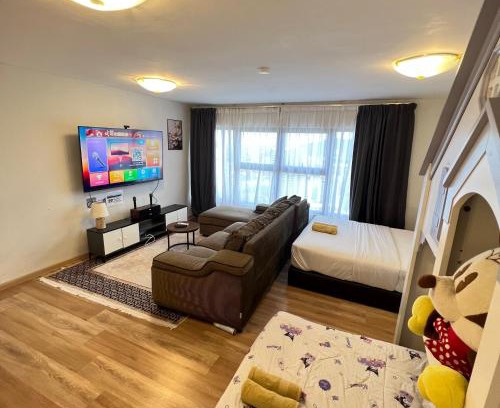 Taman Midah Apartamento | 3 KAROKE kids play Big TV&Duplex unit 9 pax