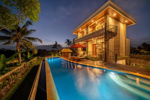 Pejeng Kawan Cama Y Desayuno | 3 King Bedrooms Ratu Bali Luxury Villa in Ubud, Bali