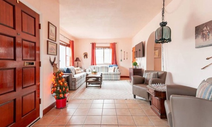 Grand Junction Casa | 3 King Beds-Hot Tub-Firepit-Historic-Downtown