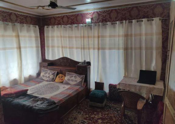 Srinagar Casa | 3 KMS TO DAL LAKE 2BR IN A RESIDENTIAL HOME