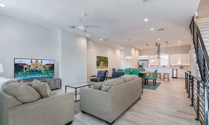 Mid-City Condominio | 3 Level Brand New Townhouse in Mid City