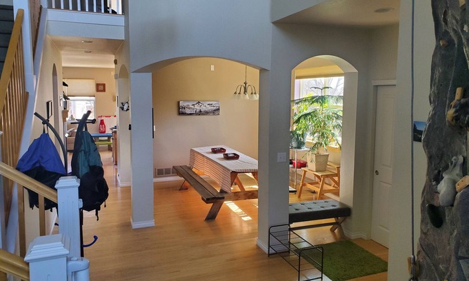 Lyons Casa | 3 Level House: 4 Bdrm/3.5 bath: Sleeps 8 +2-4 possible -180 day minimum