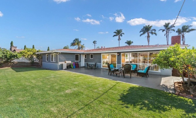 National City Casa | Tres Salón / Spacious / Family Friendly / Retreat