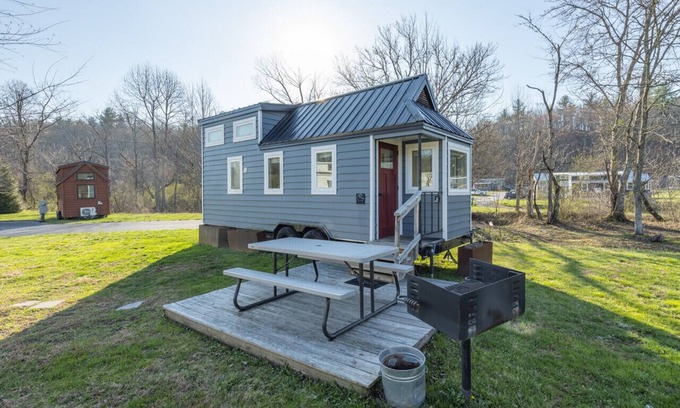Mills River Casa | #3 Looking Glass · Looking Glass @ Acony Bell Tiny Home Village