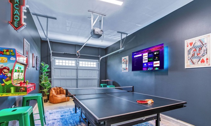 Charlotte Casa | 3 Lux King Beds, Game Rm, Fenced Backyard Escape