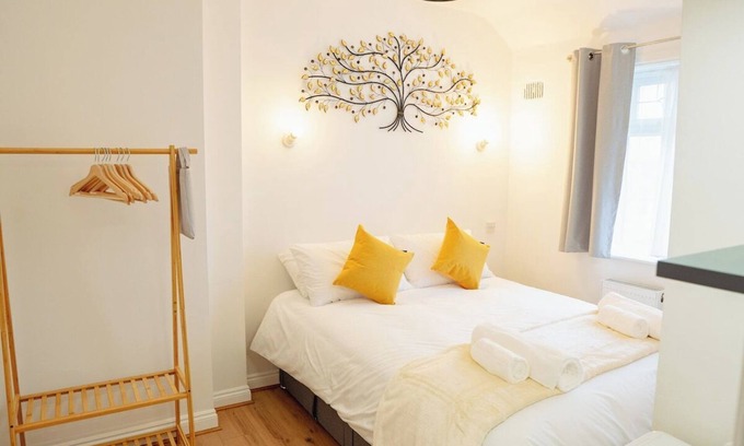 Downham Apartamento | 3 Merlin Gardens Modern 2 Bed Bromley House