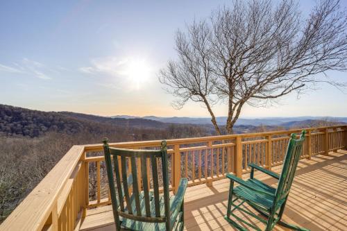 Beech Mountain Apartamento | 3 Mi Beech Mtn Resort Cozy Studio with Deck and View!