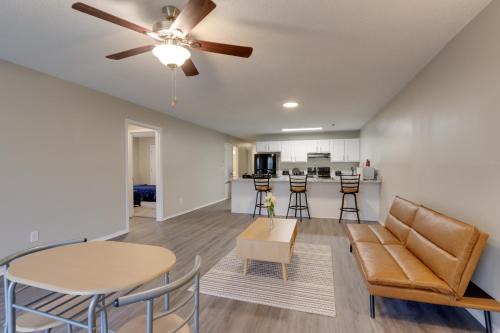 Fayetteville Casa | 3 Mi to Campus Fayetteville Home with Hot Tub!