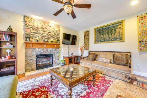 Fort Mill Casa | 3 Mi to Carowinds Retreat with On-Site Fishing