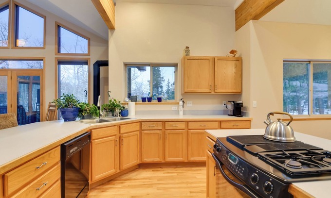 Black Hawk Casa | 3 Mi to Casinos: Home w/ Hot Tub in Black Hawk!