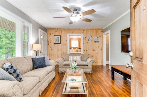 Forest City Casa | 3 Mi to Dtwn and Holiday Events! Forest City Retreat