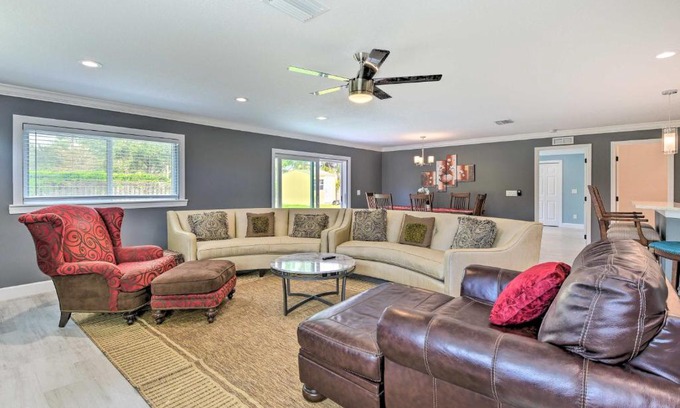 Bradenton Casa | 3 Mi to Dtwn Bradenton Home with Yard!